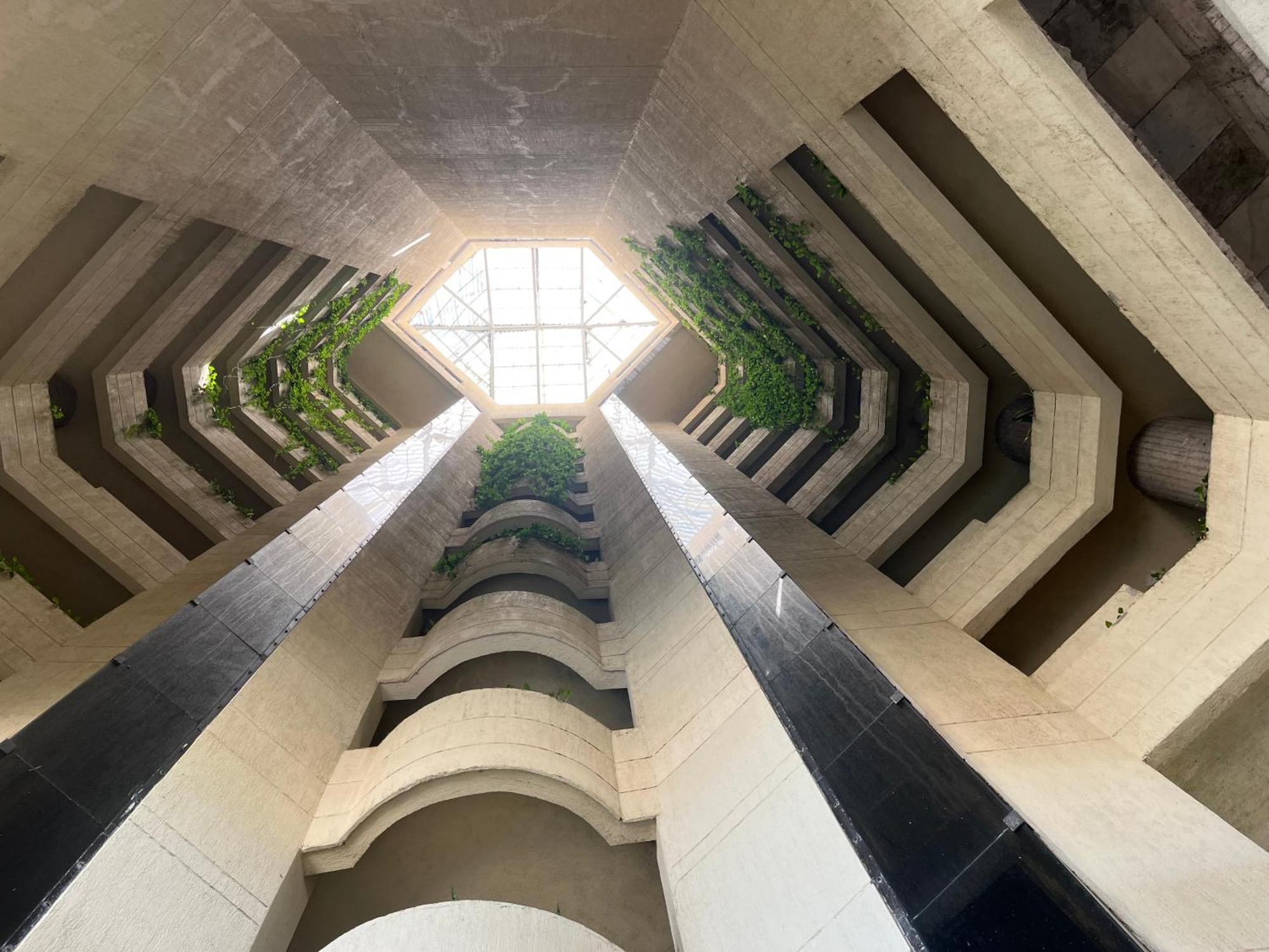 Cabrero, Cerca De La Ciudad Amurallada Y Playa *