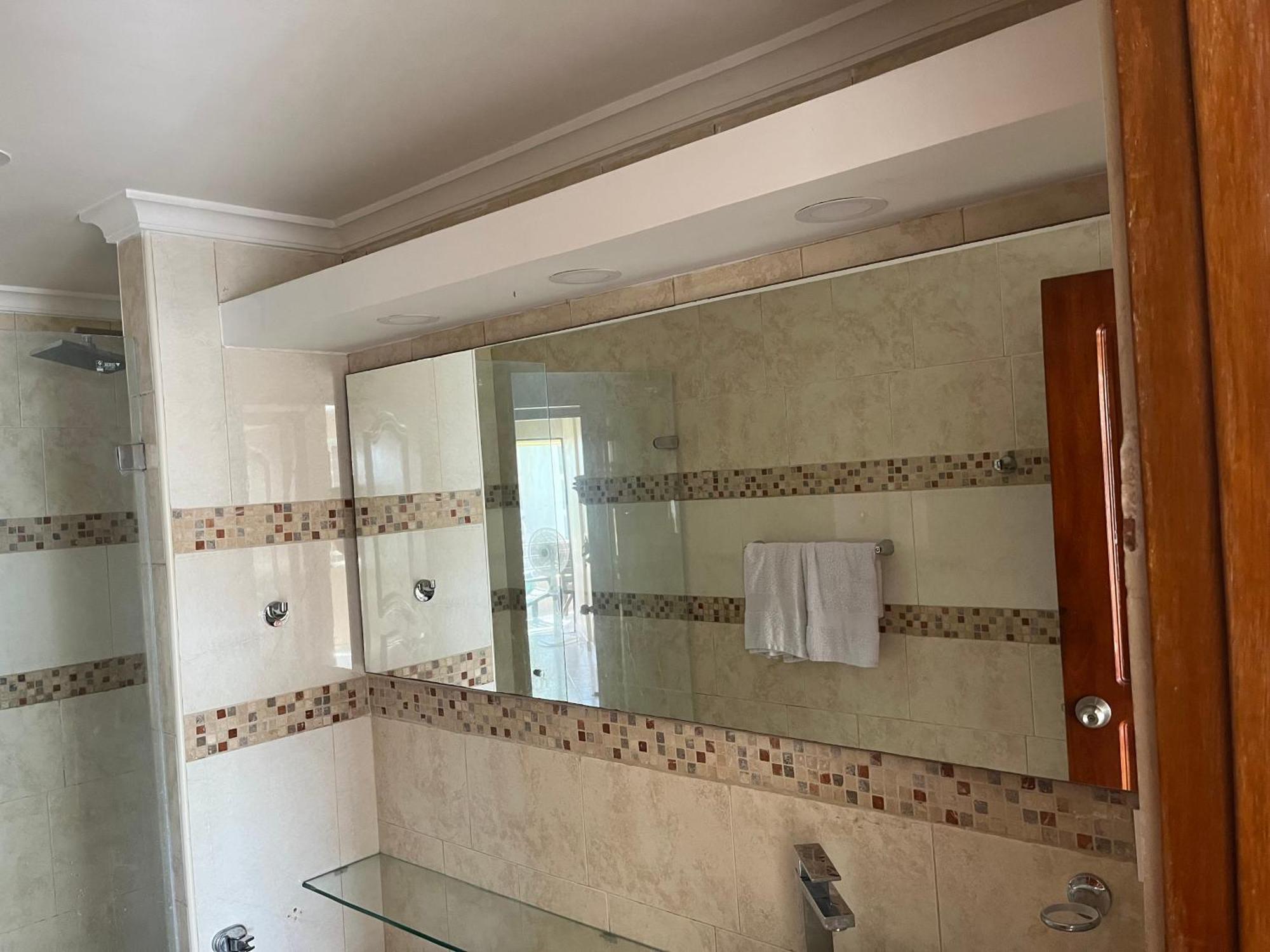 Cabrero, Cerca De La Ciudad Amurallada Y Playa * Cartagena