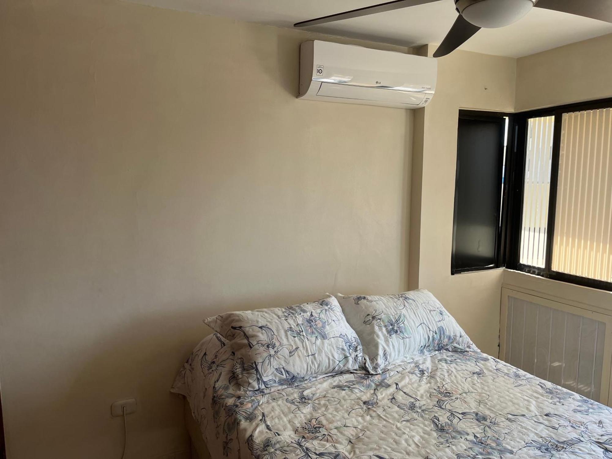 Cabrero, Cerca De La Ciudad Amurallada Y Playa * Cartagena