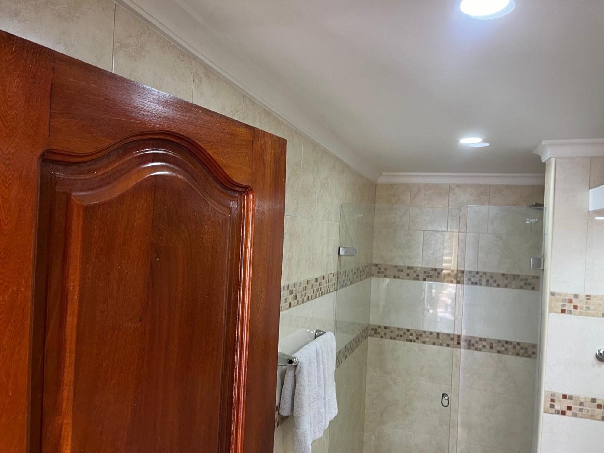 Cabrero, Cerca De La Ciudad Amurallada Y Playa Cartagena